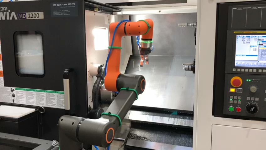 The Advantages of CNC Machine Tending with Hanwha HCR Collaborative Robots